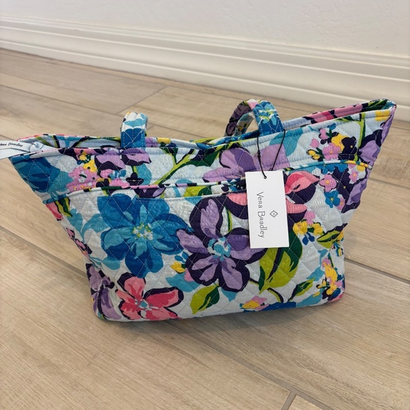 NWT Vera Bradley Marian Floral bag, vacation, resort - Picture 4 of 8